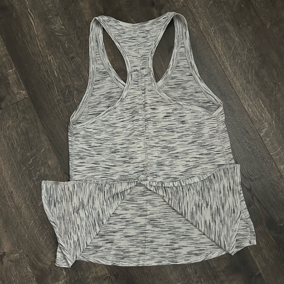 Lululemon racer back tank - Picture 3 of 4